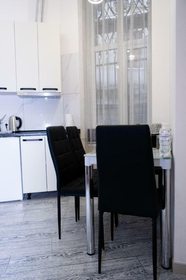 Apartment Barvy Lvova On Kostyushka St Εξωτερικό φωτογραφία