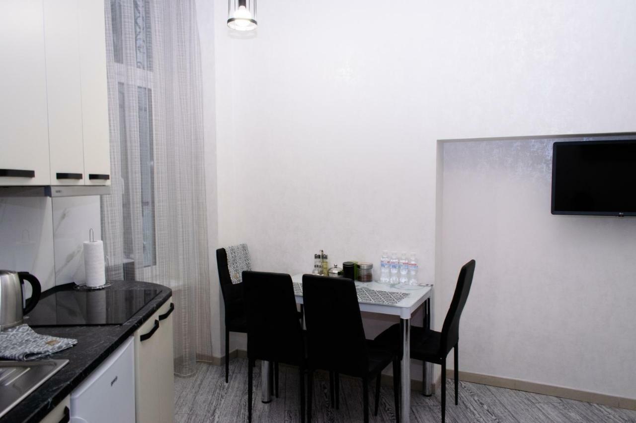 Apartment Barvy Lvova On Kostyushka St Εξωτερικό φωτογραφία