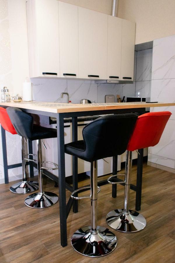 Apartment Barvy Lvova On Kostyushka St Εξωτερικό φωτογραφία