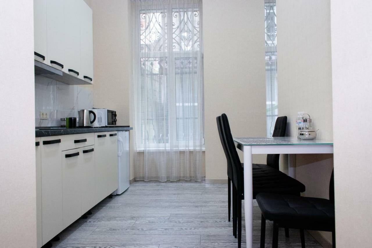 Apartment Barvy Lvova On Kostyushka St Εξωτερικό φωτογραφία